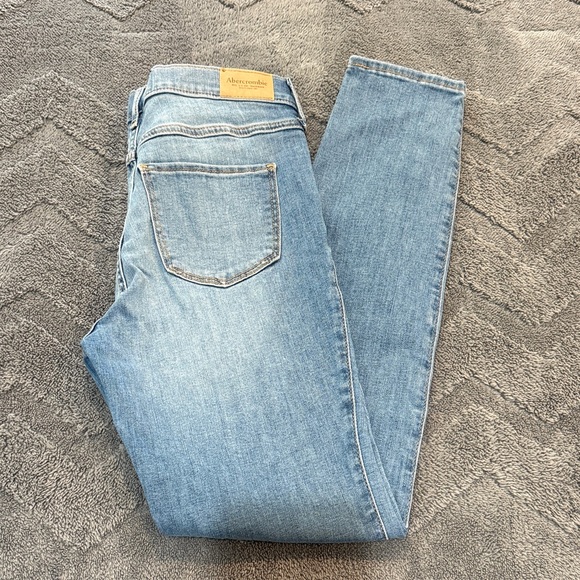 Abercrombie Kids Light Blue Skinny Jeans size 15/16 NWOT - Picture 5 of 7